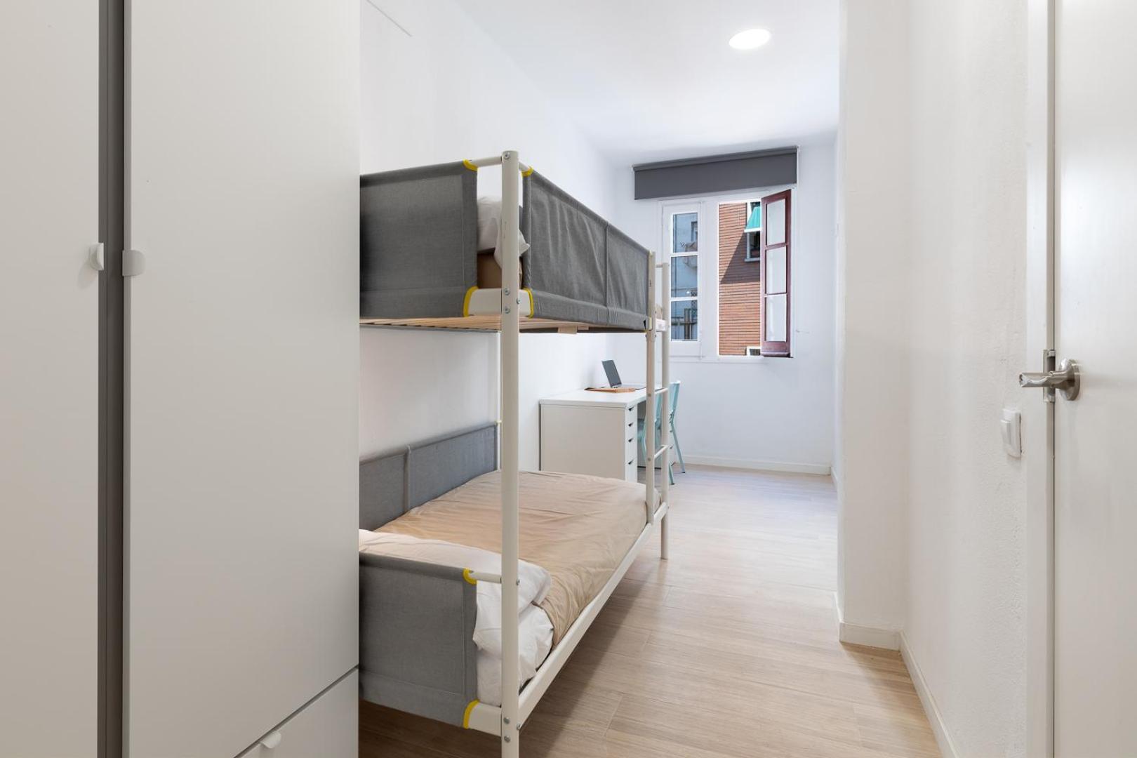 Ostello Laresibcn Minimum 31 Nights Barcellona